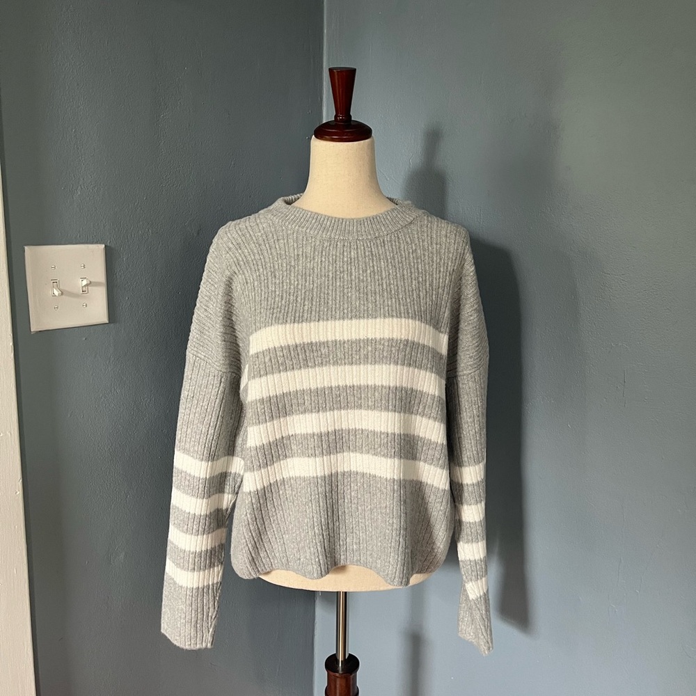 Like New-Pinque Gray and White Striped, Women's Sweater Size L
